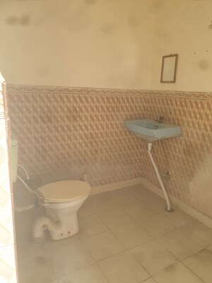 Master Bedroom in 2 BHK Independent House at Sector 16 – for Rent
