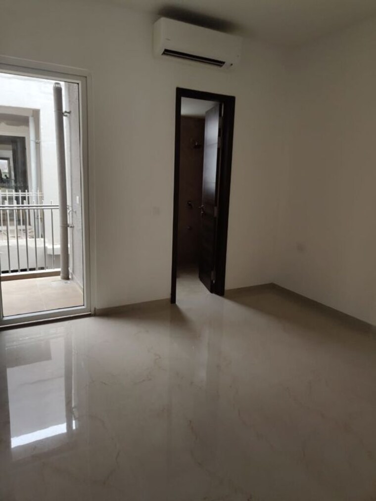 Room, smart-world-orchard 2.5 Bedroom 1180 Sq.Ft. Apartment In Sector 61 Gurgaon 10028419