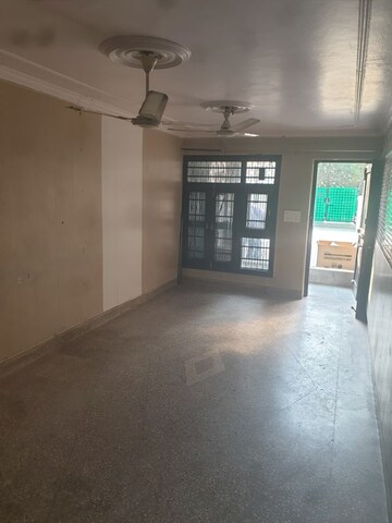 Room in 1 BHK Independent House at Sector 16 A – for Rent