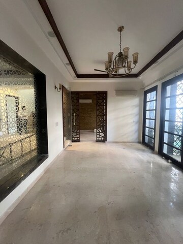 Room in 3 BHK Villa at Vipul Tatvam Villas, Sector 48 – for Rent