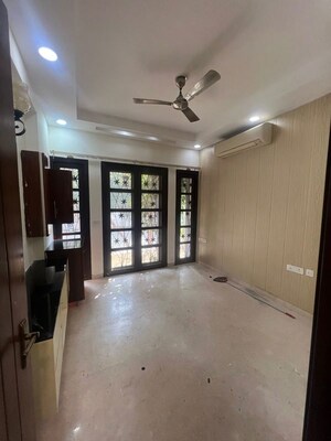 Room in 3 BHK Villa at Vipul Tatvam Villas, Sector 48 – for Rent