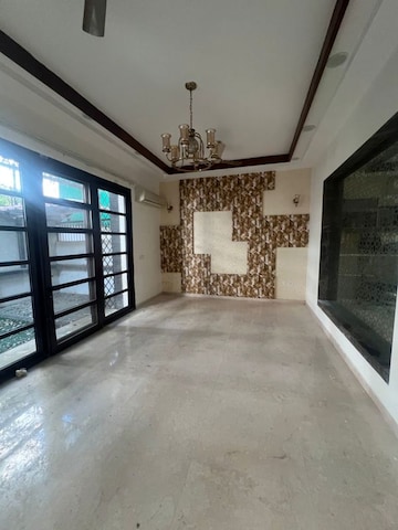 Room in 3 BHK Villa at Vipul Tatvam Villas, Sector 48 – for Rent