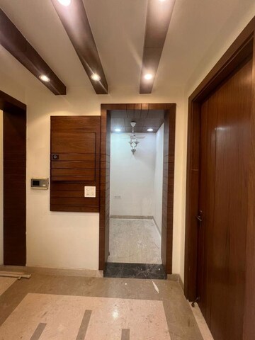 Room in 3 BHK Villa at Vipul Tatvam Villas, Sector 48 – for Rent