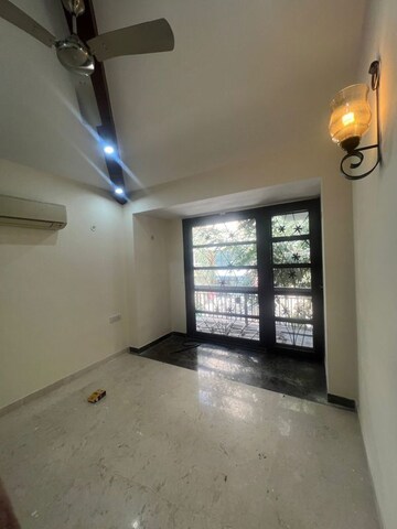 Room in 3 BHK Villa at Vipul Tatvam Villas, Sector 48 – for Rent