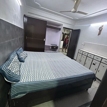 Room in 1 BHK Builder Floor at Amrit Nagar – for Rent