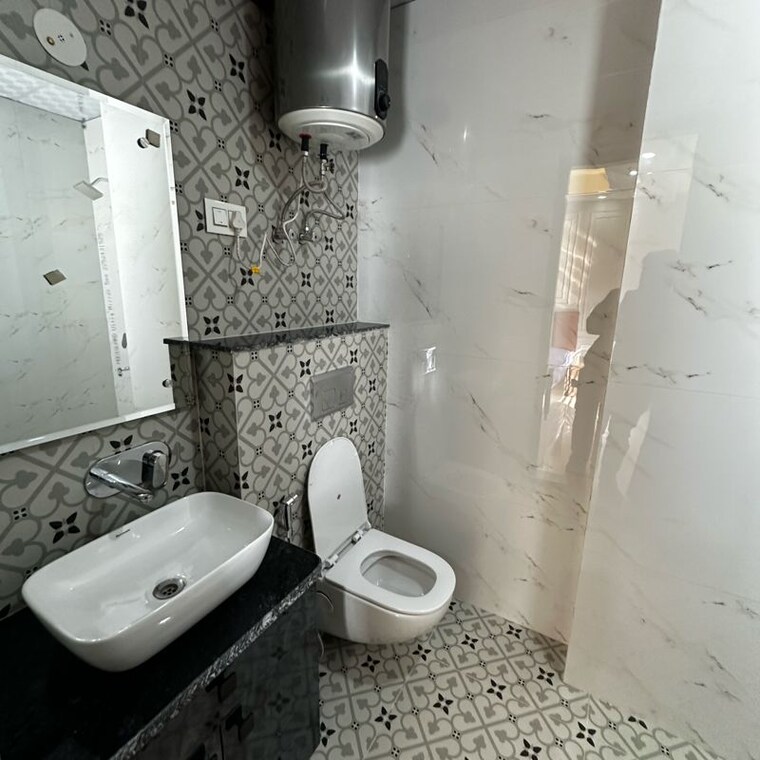 Bathroom, sector 43 1 Bedroom 600 Sq.Ft. Builder Floor In Sector 43 Gurgaon 10028492