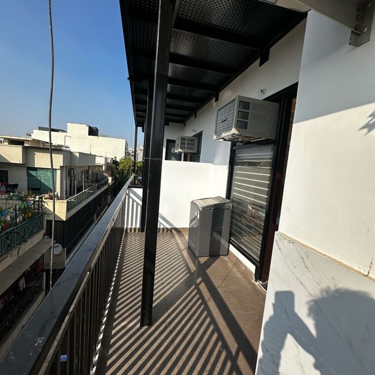 Balcony, sector 43 1 Bedroom 600 Sq.Ft. Builder Floor In Sector 43 Gurgaon 10028492