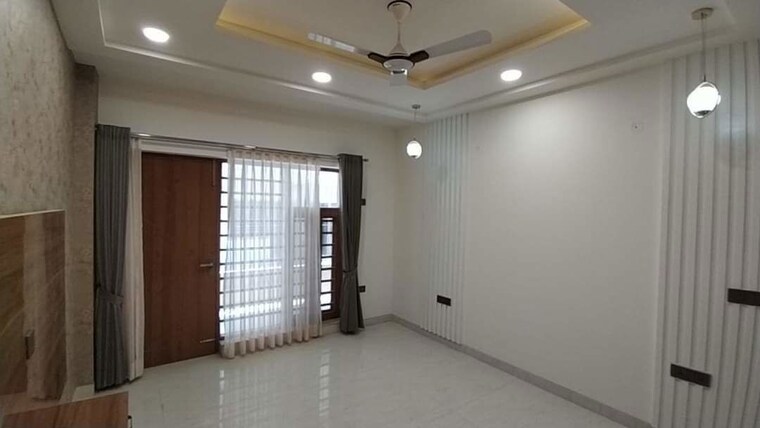Room, sector 85 4 Bedroom 350 Sq.Yd. Builder Floor In Sector 85 Faridabad 10024018