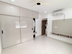 Room in 3 BHK Apartment at Prestige Beverly Hills, Kokapet – for Rent