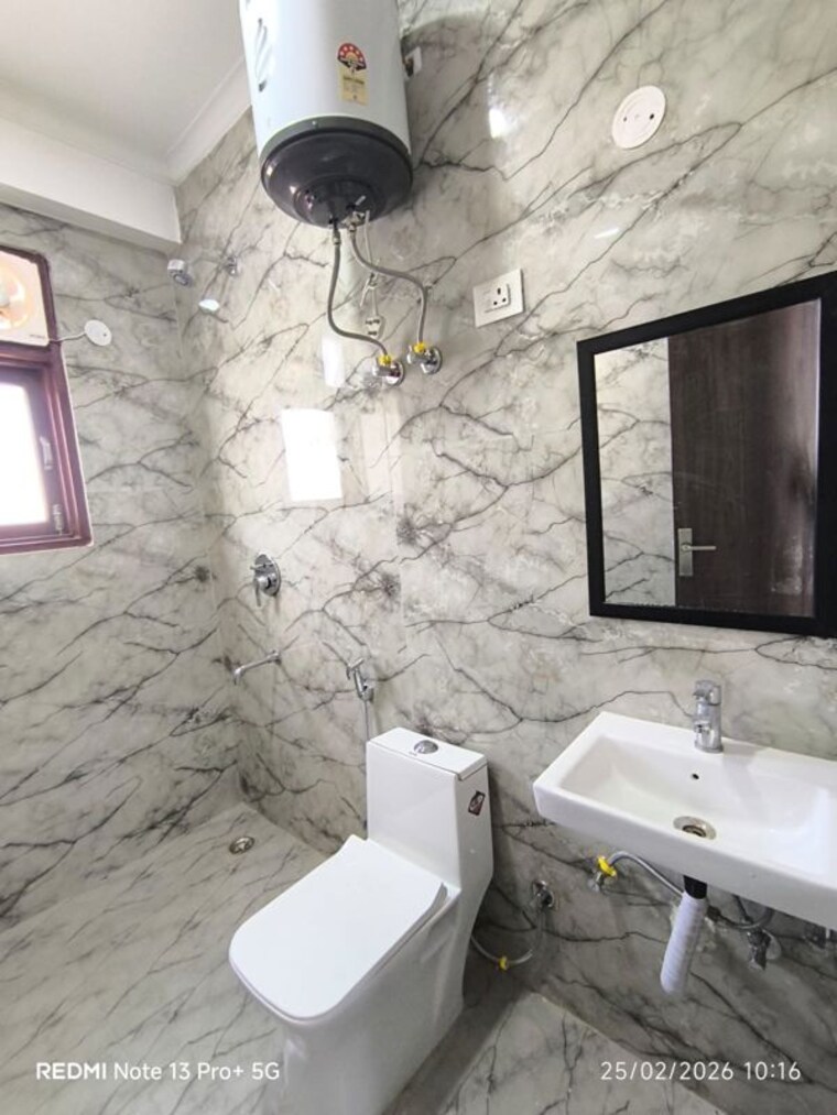 Attached Bathroom, saket 1 Bedroom 500 Sq.Ft. Apartment In Saket Delhi 10028552