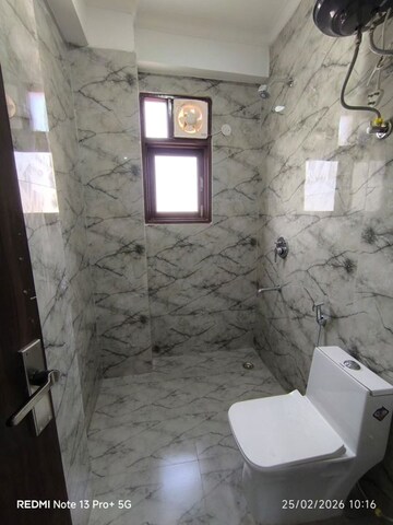 Bathroom in 1 BHK Apartment at Saket – for Rent