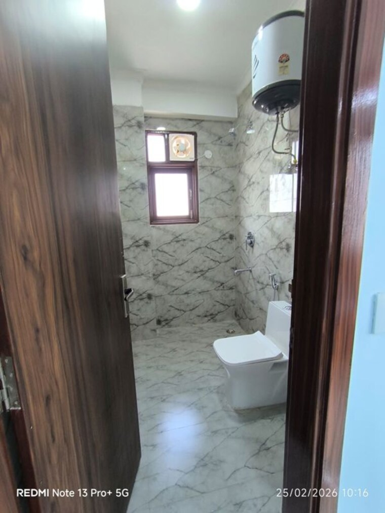 Attached Bathroom, saket 1 Bedroom 500 Sq.Ft. Apartment In Saket Delhi 10028552