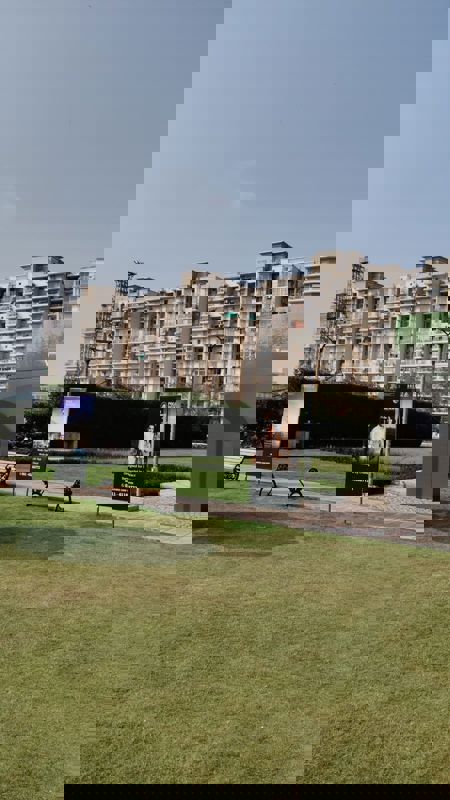 3 BHK 1375 Sq.Ft. Apartment in Breez Flora Avenue 33