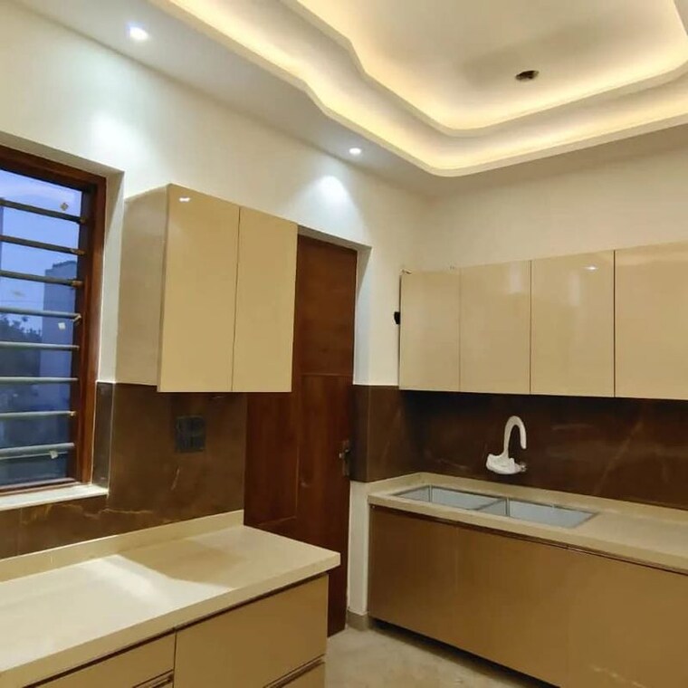 Kitchen, bptp-district-phase-2 3 Bedroom 145 Sq.Yd. Builder Floor In Sector 84 Faridabad 9939608
