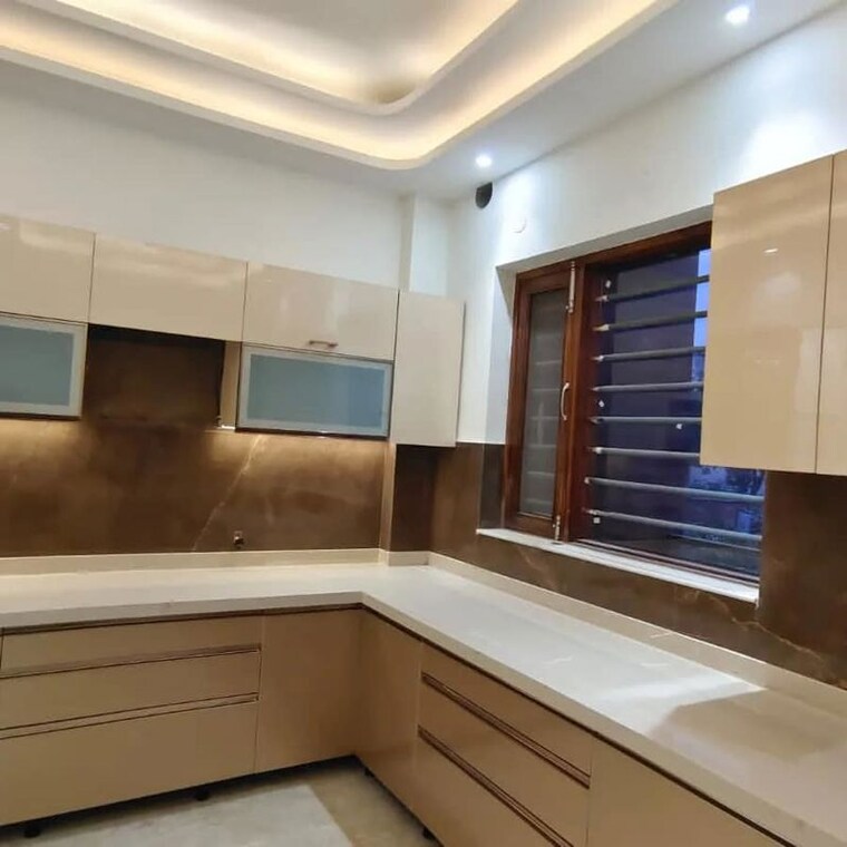 Kitchen, bptp-district-phase-2 3 Bedroom 145 Sq.Yd. Builder Floor In Sector 84 Faridabad 9939608