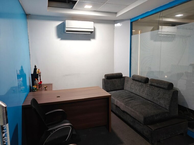 Team Area, sector 65 Commercial Office Space 2600 Sq.Ft. In Sector 65 Noida 10028536