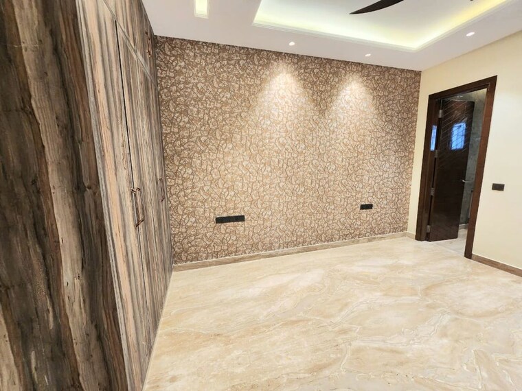 Room, amolik-aster-woods 3 Bedroom 126 Sq.Yd. Builder Floor In Sector 98 Faridabad 9923079