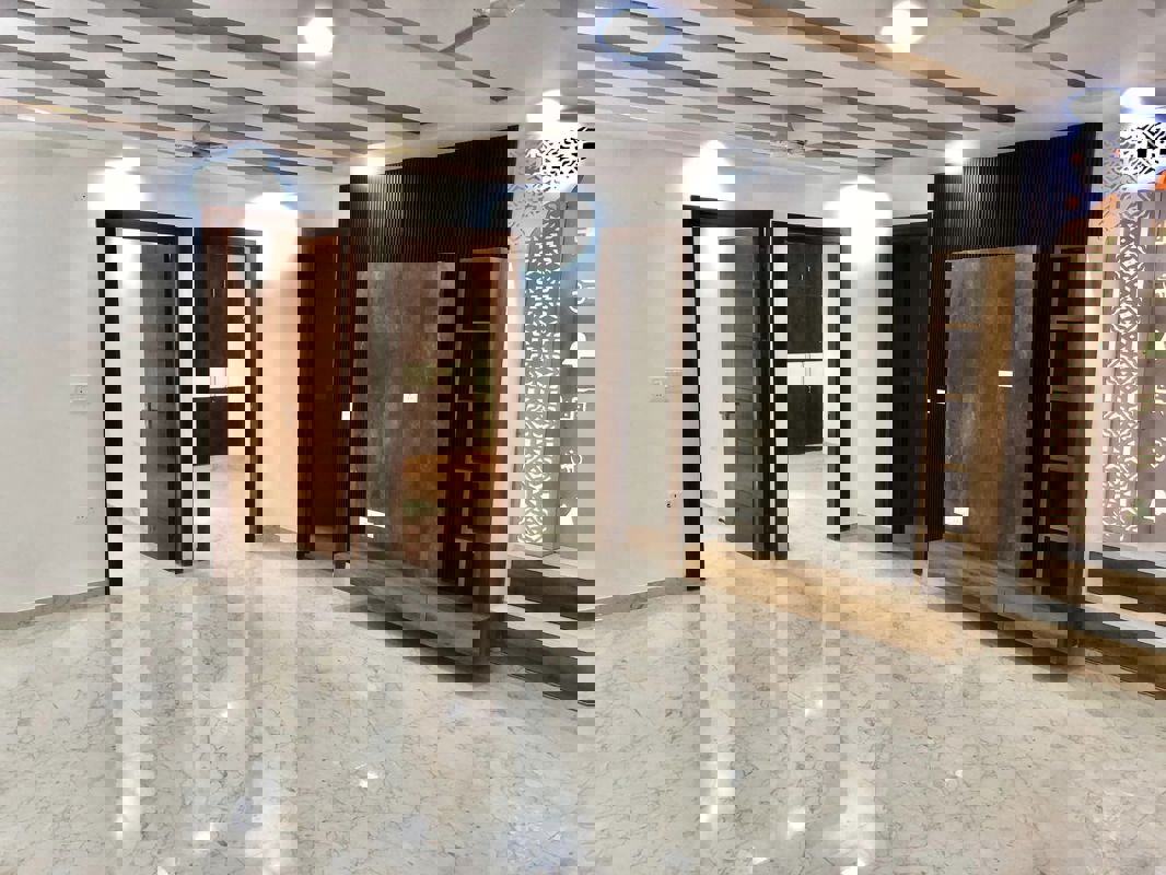 3 BHK + Pooja Room,Servant Room,Study Room Builder Floor For Sale in BPTP Parkland Pride