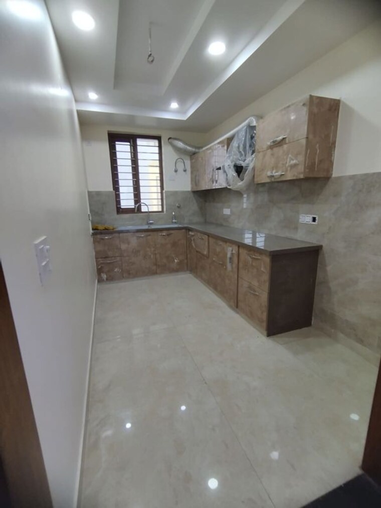 Kitchen, parklands 3 Bedroom 250 Sq.Yd. Builder Floor In Sector 85 Faridabad 9916748
