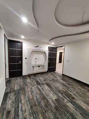 Room in 4 BHK Builder Floor at TDI The Retreat, Sector 89 – for Sale