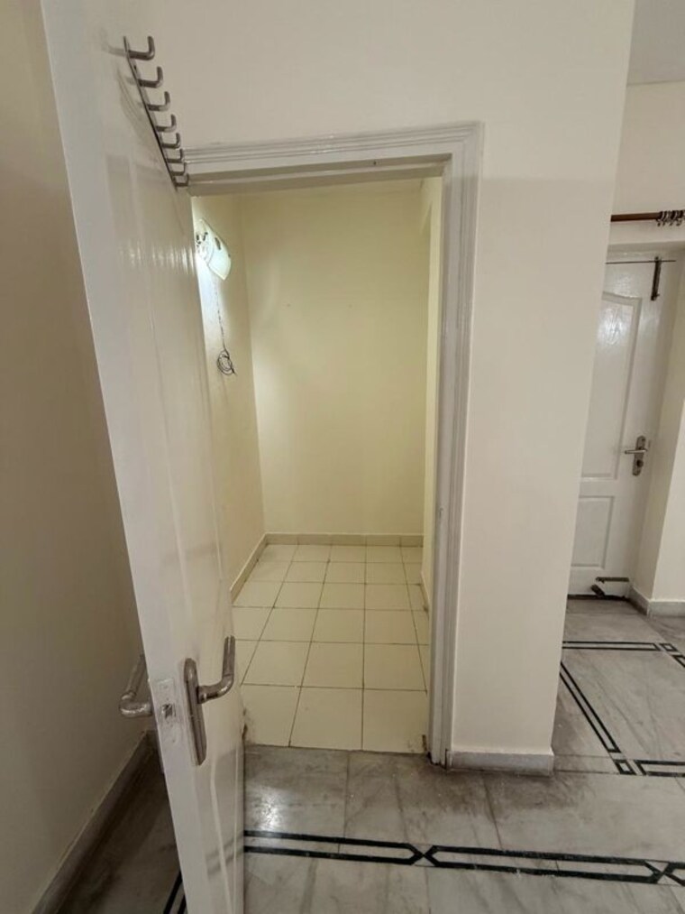 Bathroom, eldeco-green-meadows 3 Bedroom 1660 Sq.Ft. Apartment In Pi Greater Noida Greater Noida 10028579