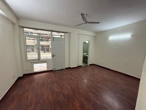 Room in 3 BHK Apartment at Eldeco Green Meadows, Pi Greater Noida – for Sale