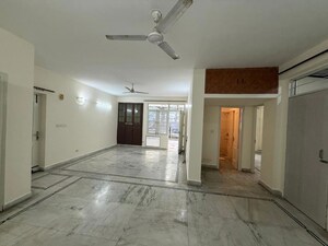 Room in 3 BHK Apartment at Eldeco Green Meadows, Pi Greater Noida – for Sale