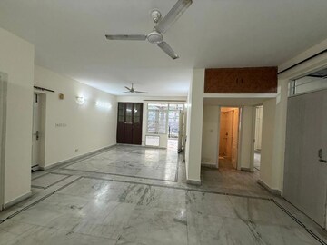 Room in 3 BHK Apartment at Eldeco Green Meadows, Pi Greater Noida – for Sale