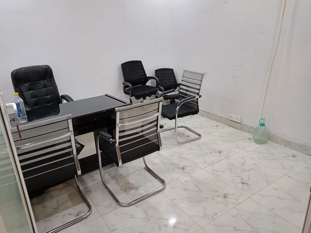 Office Space For Sale in Gaur City Mall