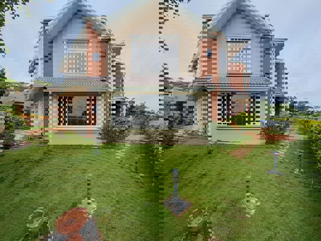 4 BHK + Servant Room,Study Room,Extra Room,Basement,Store Room 7230 Sq.Ft. Villa in Hollywood Town