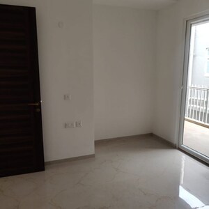 Room in 3 BHK Apartment at Smart World Orchard, Sector 61 – for Sale