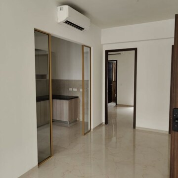 Room in 3 BHK Apartment at Smart World Orchard, Sector 61 – for Sale
