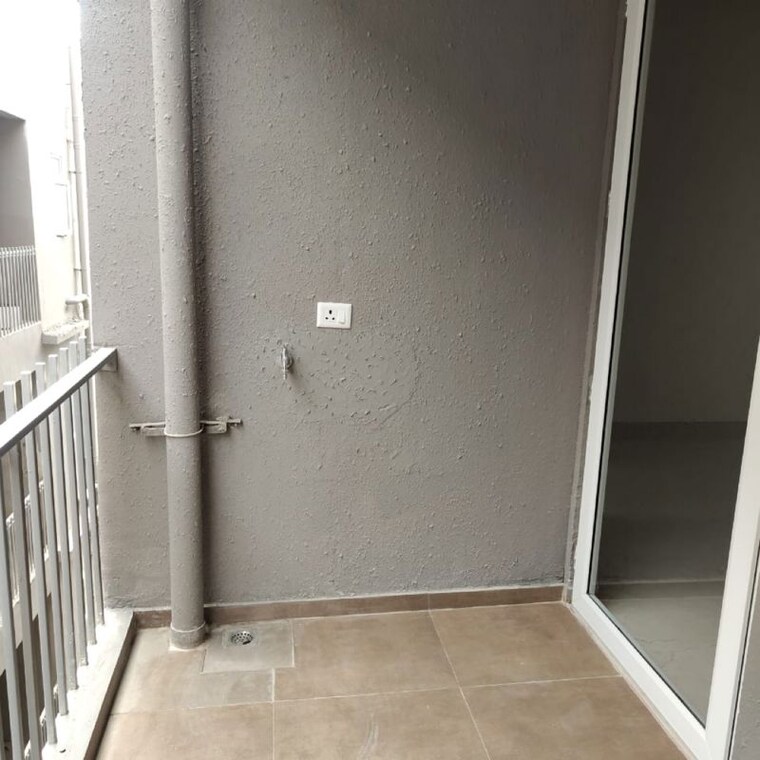 Bathroom, smart-world-orchard 3 Bedroom 1680 Sq.Ft. Apartment In Sector 61 Gurgaon 10028617