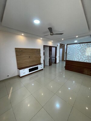 Room in 3 BHK Apartment at Muppas Green Grandeur, Gopanpally – for Rent