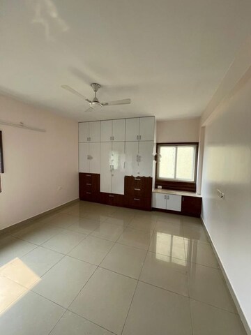 Room in 3 BHK Apartment at Muppas Green Grandeur, Gopanpally – for Rent