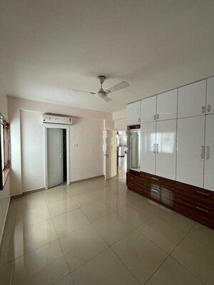 Room in 3 BHK Apartment at Muppas Green Grandeur, Gopanpally – for Rent