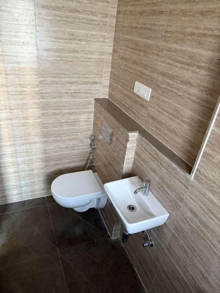 Bathroom, chandak-34-park-estate 1 Bedroom 452 Sq.Ft. Apartment In Goregaon West Mumbai 10028631