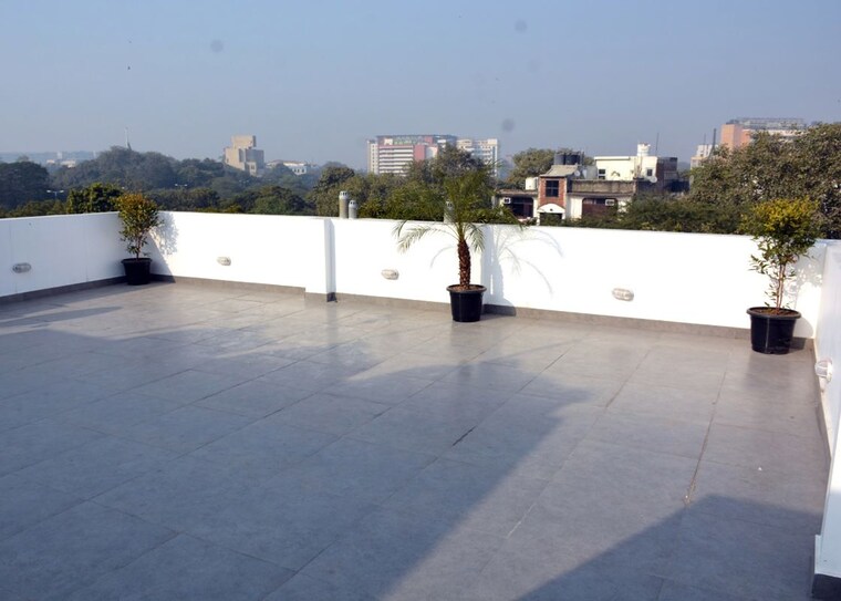  Parking, green park extension Commercial Office Space 1550 Sq.Ft. In Green Park Extension Delhi 10028666