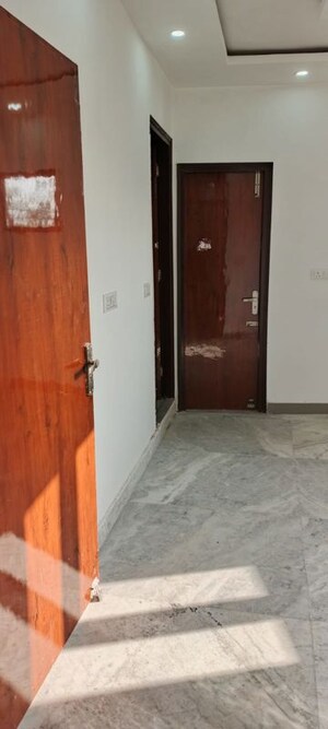 Room in 2 BHK Builder Floor at Mehrauli – for Sale