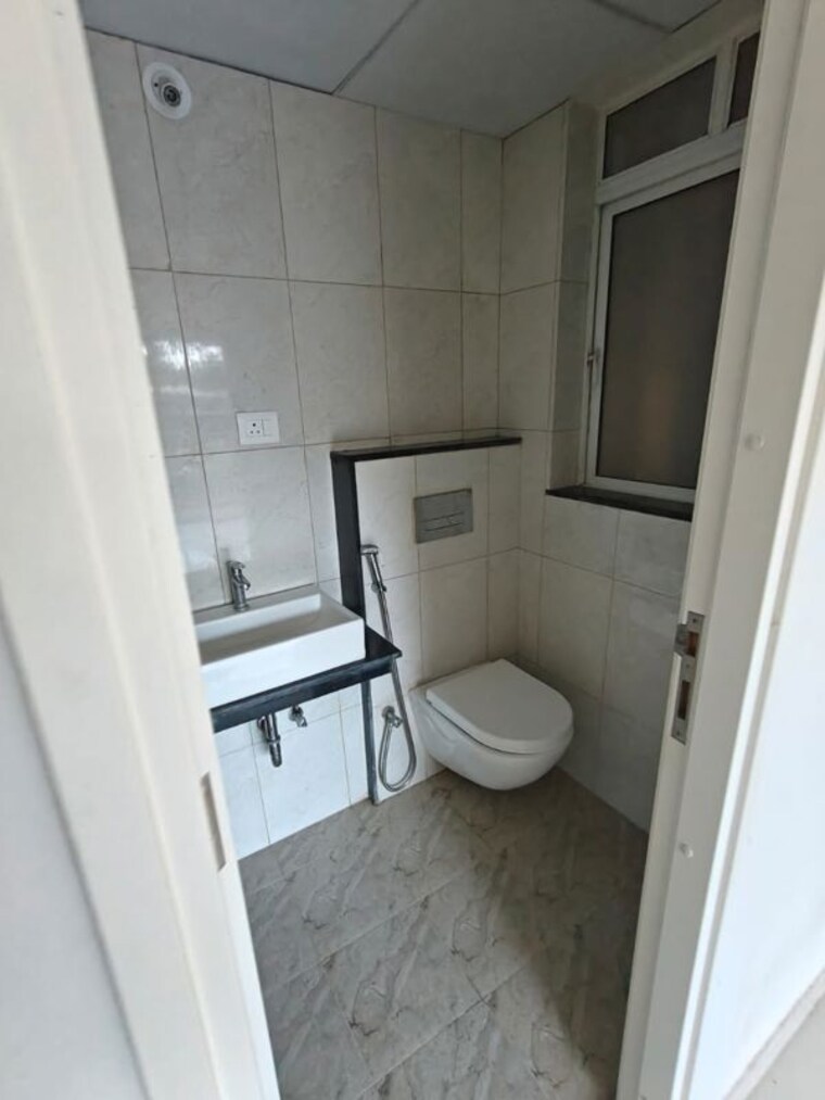 Bathroom, godrej-hillside 3 Bedroom 986 Sq.Ft. Apartment In Mahalunge Pune 10028625