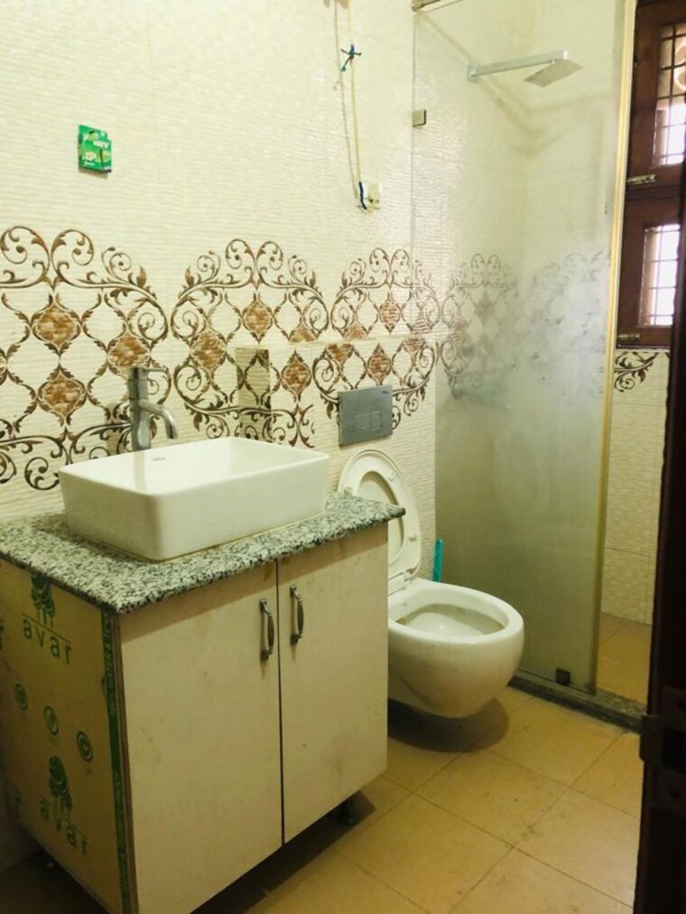 Bathroom, sector 23 3 Bedroom 1800 Sq.Ft. Villa In Sector 23 Gurgaon 10028698