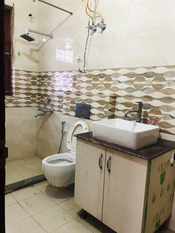 Master Bedroom in 3 BHK Villa at Sector 23 – for Rent