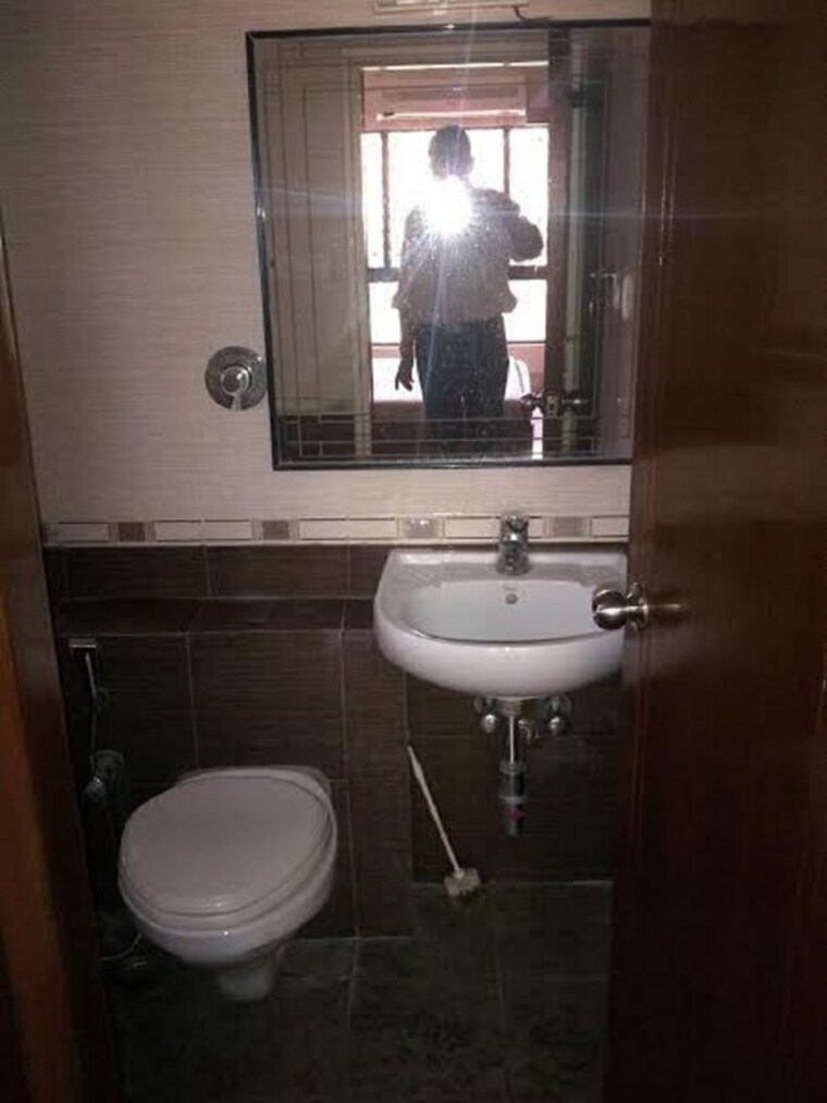 Bathroom, bandra west 3 Bedroom 1100 Sq.Ft. Apartment In Bandra West Mumbai 10028681