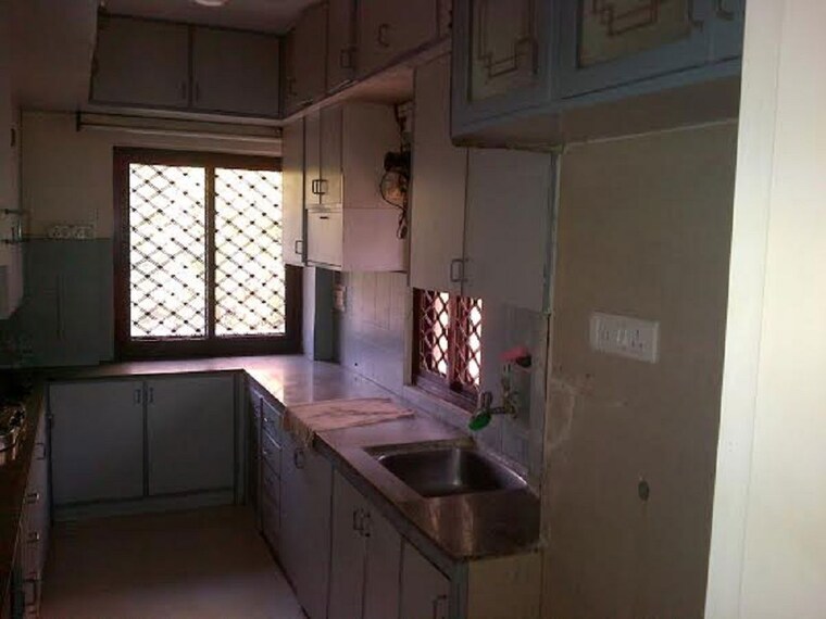 Kitchen, bandra west 3 Bedroom 1100 Sq.Ft. Apartment In Bandra West Mumbai 10028681