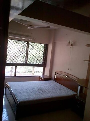 Bedroom in 3 BHK Apartment at Bandra West – for Rent