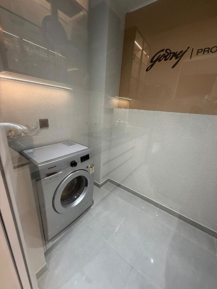 Bathroom, godrej-skyline 3 Bedroom 1550 Sq.Ft. Apartment In Koregaon Park Pune 10028724
