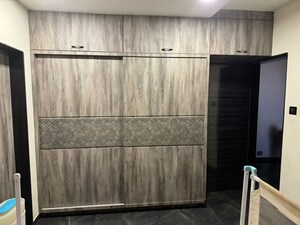 Furnished Amenities in 3 BHK Apartment at Lalani Grandeur, Goregaon East – for Rent