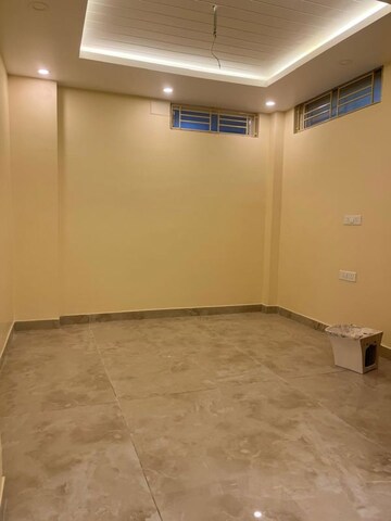 Room in 2 BHK Apartment at Patel Nagar – for Rent