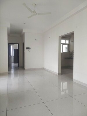 2 BHK Apartment For Rent in Prestige Lakeside Habitat, Varthur