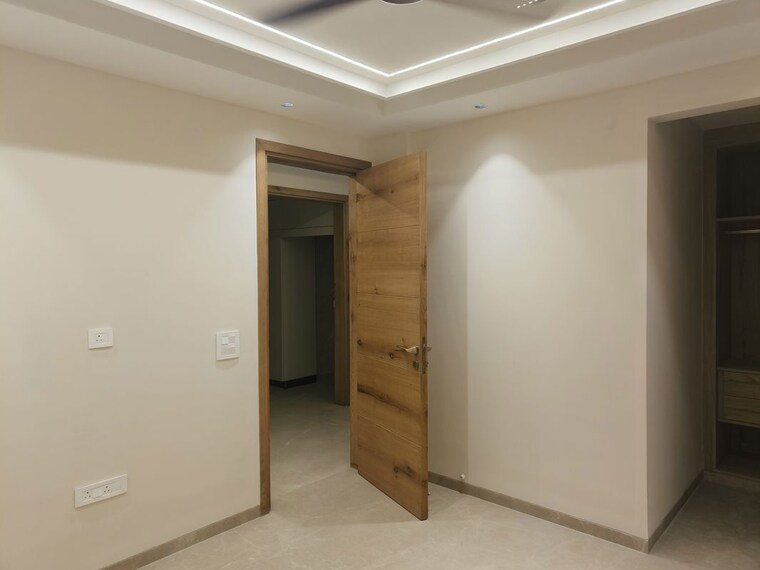 Room, kailash colony 3 Bedroom 1800 Sq.Ft. Builder Floor In Kailash Colony Delhi 10028811